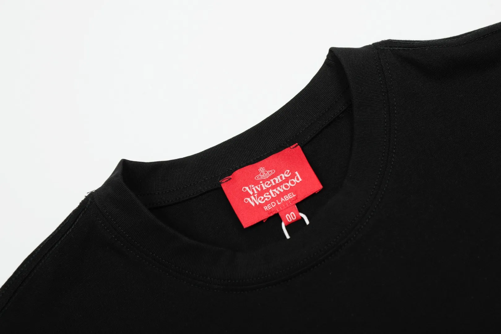 VIVI991# "Top hot style" vivienne west wood Three-dimensional heavy-duty flocking printed short sleeves The top hot style in 2025 ✅240 grams of 32-count high-density double yarn pure cotton, the fabric is comfortable and breathable ✅The perfect combination of three-dimensional heavy-duty flocking and hot stamping logo, the upper body effect is good-looking, the rate of return is high, the same style for men and women Size: XS-L Color: white blue, black and red